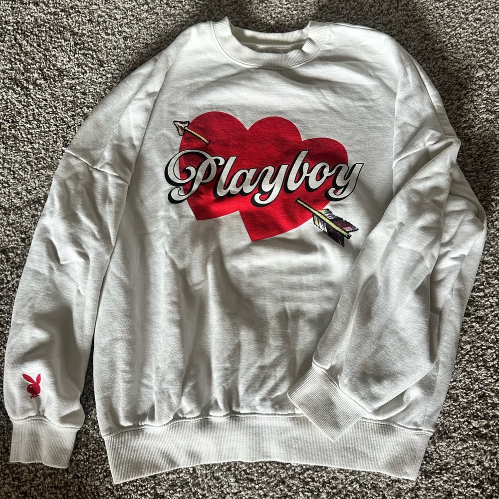 PLAYBOY White Crewneck Sweater with Red Heart